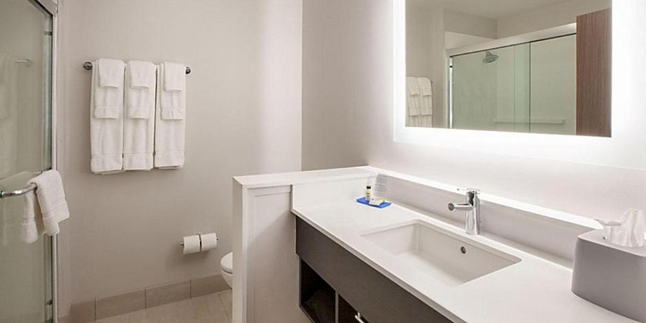 Express St. Louis Arpt - Maryland Hgts, An Ihg