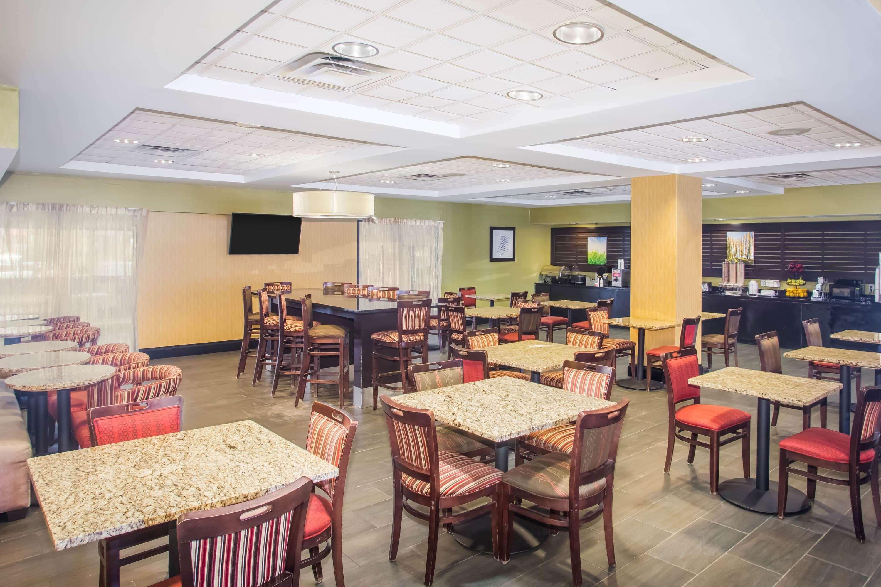 Hotel Express St. Louis Arpt - Maryland Hgts, An Ihg Maryland Heights