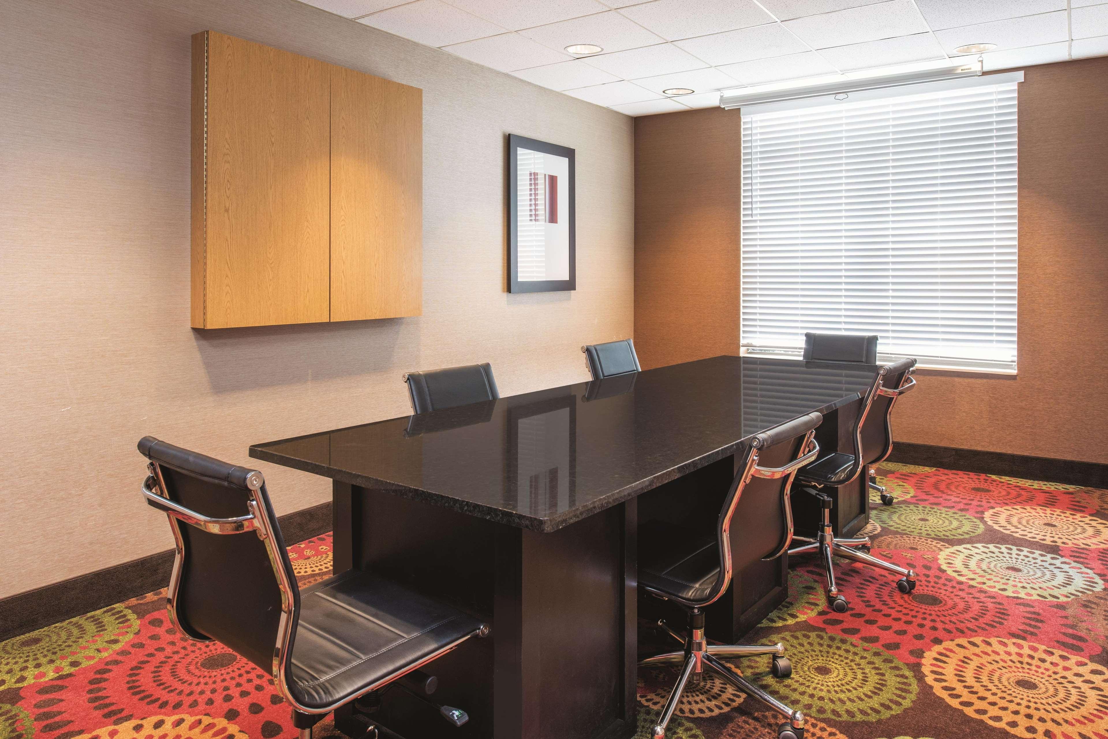 Express St. Louis Arpt - Maryland Hgts, An Ihg Hotel 2*