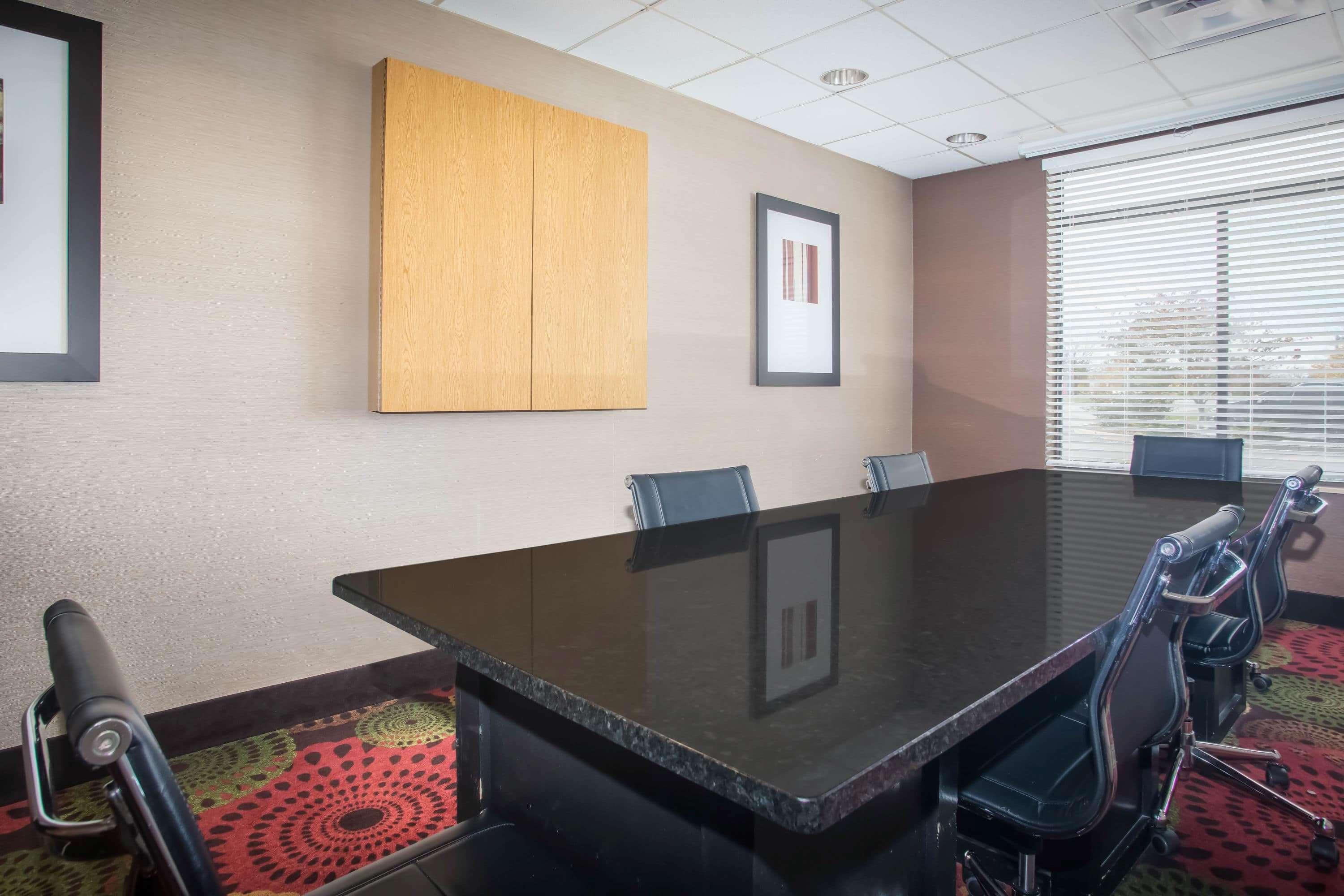 Express St. Louis Arpt - Maryland Hgts, An Ihg 2*