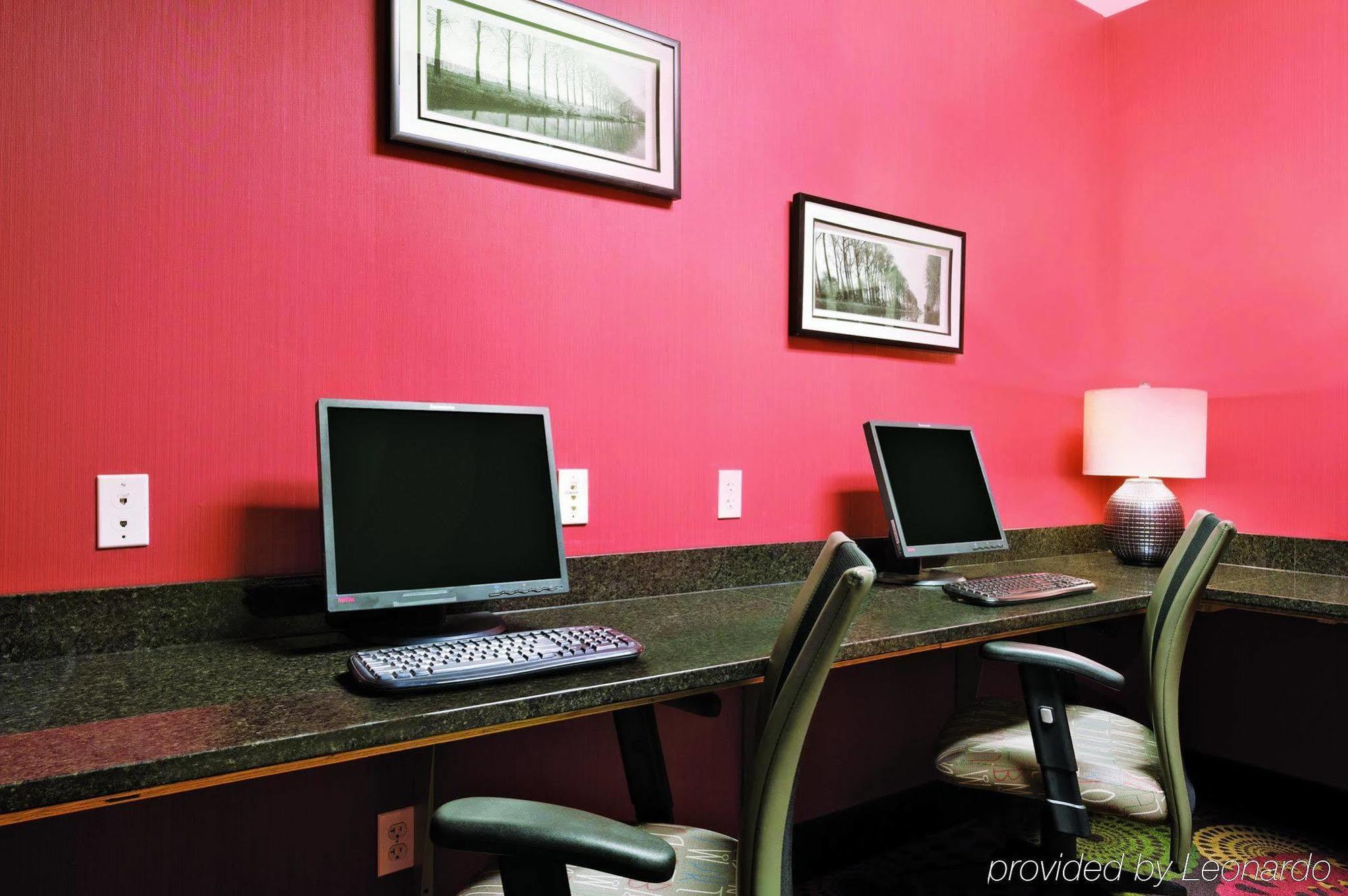 Holiday Express St. Louis Arpt - Maryland Hgts, An Ihg 2*